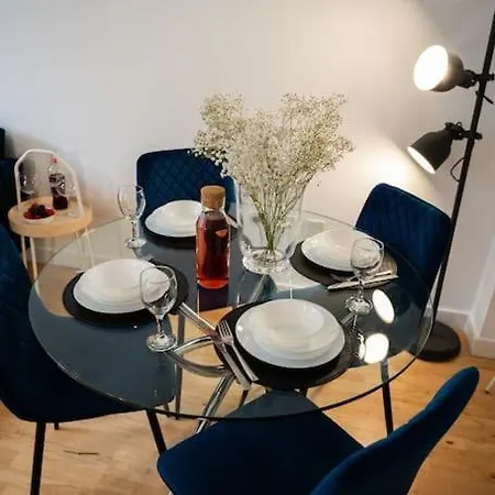 Modern City Centre 2 Bedroom Suite * Лидс