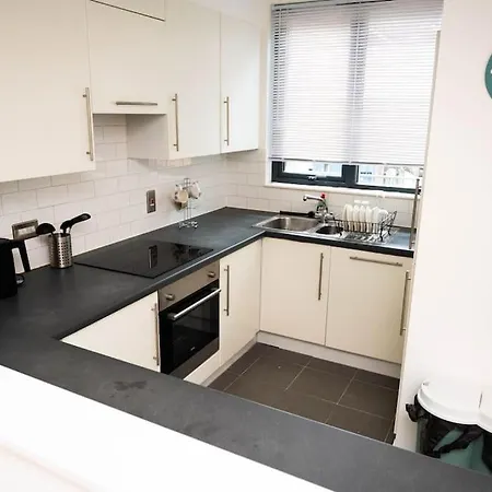 Modern City Centre 2 Bedroom Suite