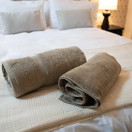 Modern City Centre 2 Bedroom Suite *