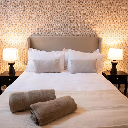 Modern City Centre 2 Bedroom Suite Апартаменты *