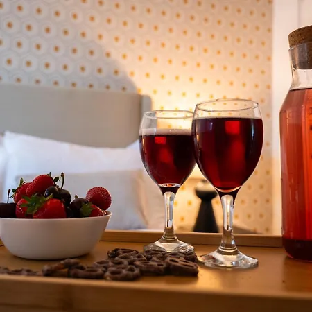 Modern City Centre 2 Bedroom Suite *