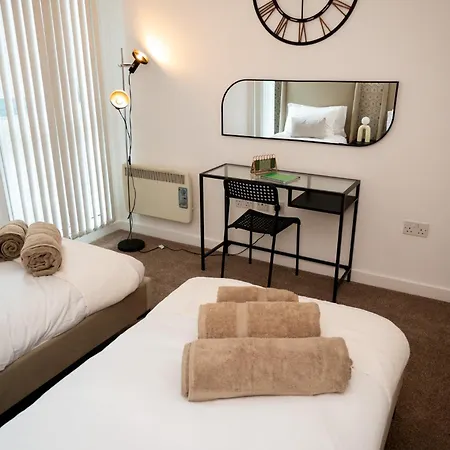 Modern Centre Two Bedroom & Netflix & Wifi