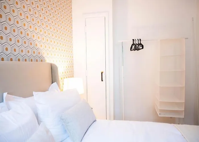 Modern Centre 2 Bedroom