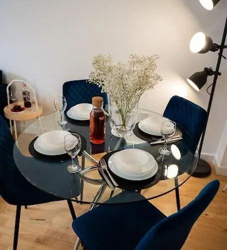 Modern Centre 2 Bedroom * Leeds (West Yorkshire)