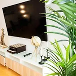 Luxury Centre 2 Bedroom And Netflix