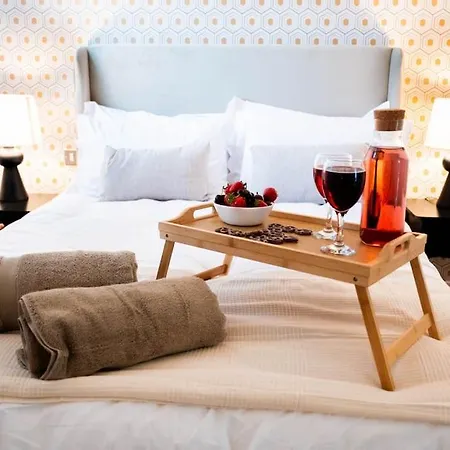 Modern Centre Two Bedroom & Netflix & Wifi 리즈